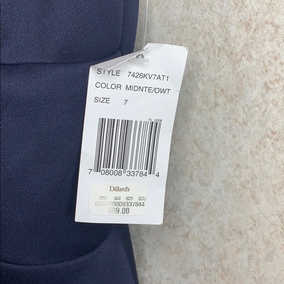 Women’s Dillard’s dress - Picture 3 of 6